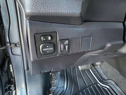 Used 2015 Toyota Corolla L FWD image 12