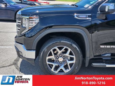 Used 2023 GMC Sierra 1500 SLT w/ SLT Premium Package AWD/4WD image 9