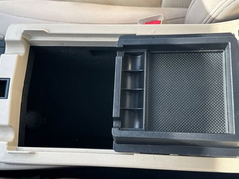 Used 2015 Subaru Legacy 2.5i Premium w/ Moonroof Package image 27