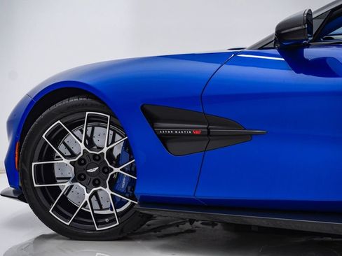 Used 2026 Aston Martin Vanquish Convertible RWD image 16