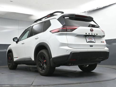 Certified 2025 Nissan Rogue SV AWD/4WD image 29