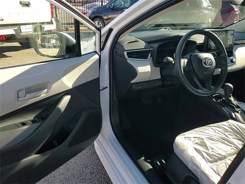 Used 2026 Toyota Corolla LE image 9