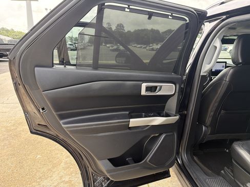 Used 2021 Ford Explorer Limited w/ Hybrid Equipment Group 310A RWD image 26