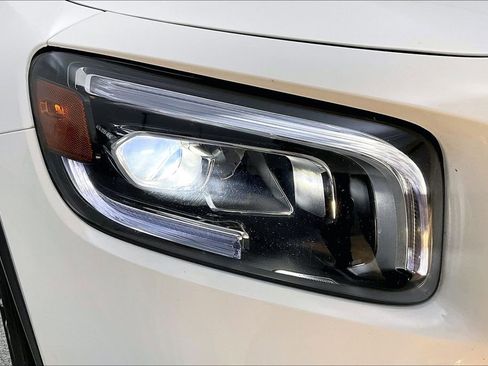 Used 2022 Mercedes-Benz GLB 35 AMG 4MATIC image 35