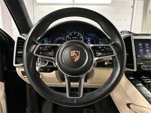 Used 2017 Porsche Cayenne Turbo image 8
