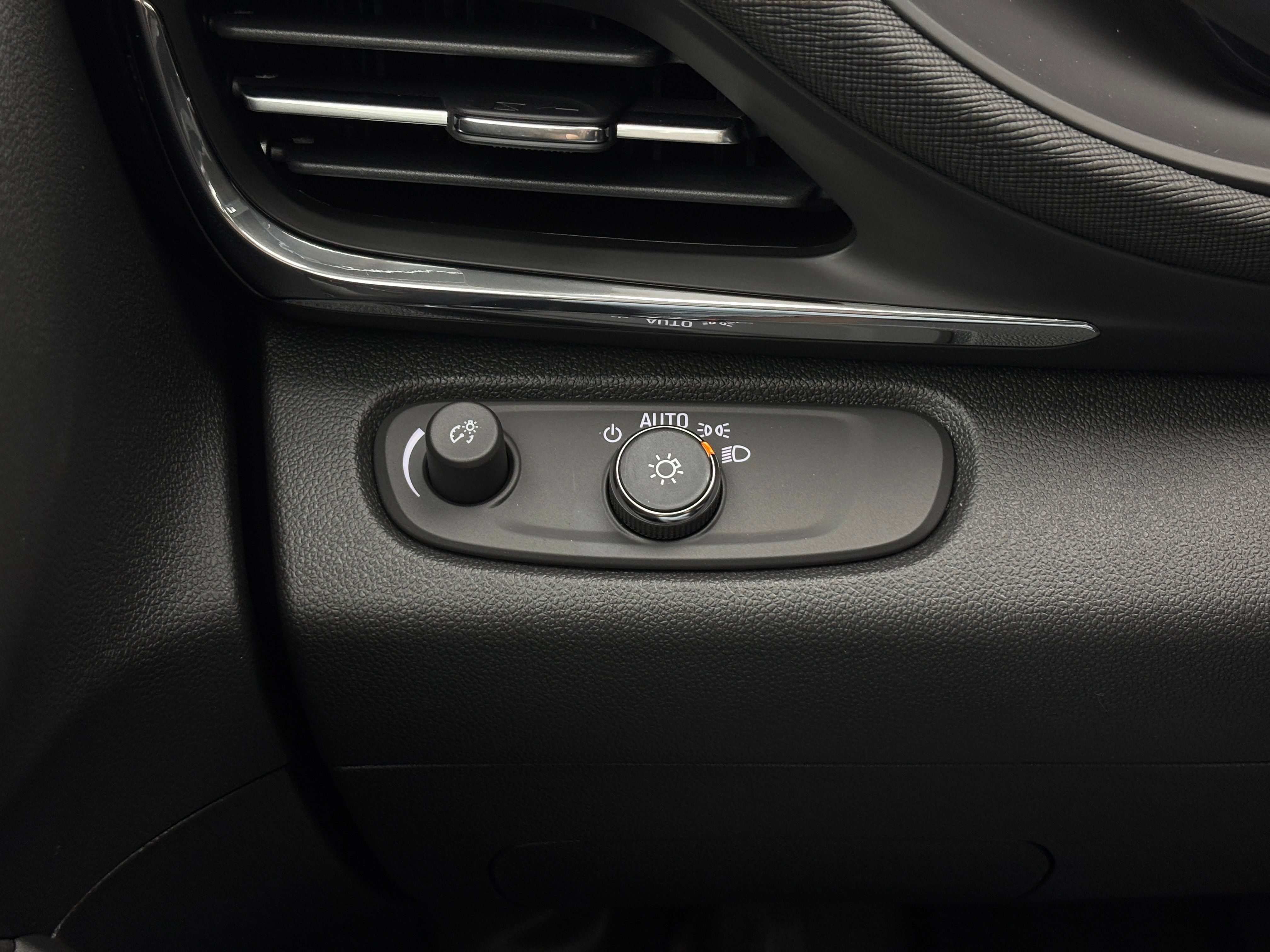 New 2026 Buick Envista Sport Touring w/ Convenience I Package FWD image 21