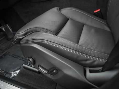 New 2026 Volvo XC60 B5 Ultra w/ Protection Package Premier image 36