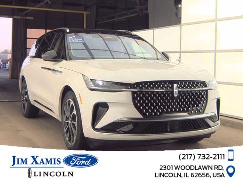 Used 2025 Lincoln Nautilus Reserve AWD/4WD image 1