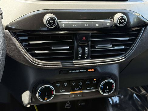 Certified 2025 Ford Escape Active AWD/4WD image 9
