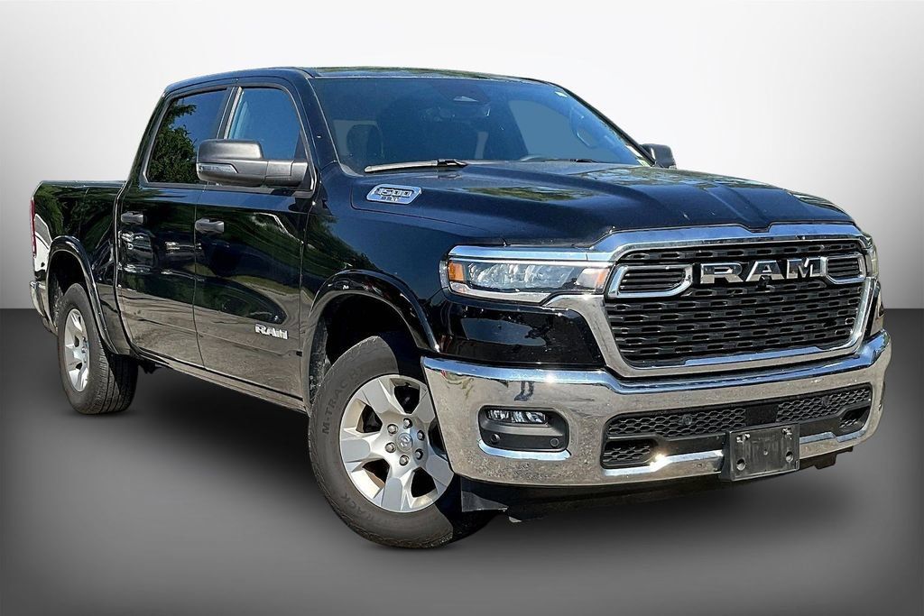 Used 2025 RAM 1500 Big Horn AWD/4WD image 3