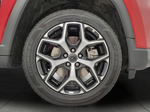 Used 2025 Jeep Compass Limited AWD/4WD image 4