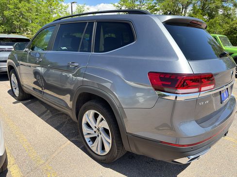 Used 2023 Volkswagen Atlas SE w/ Panoramic Sunroof Package AWD/4WD image 3