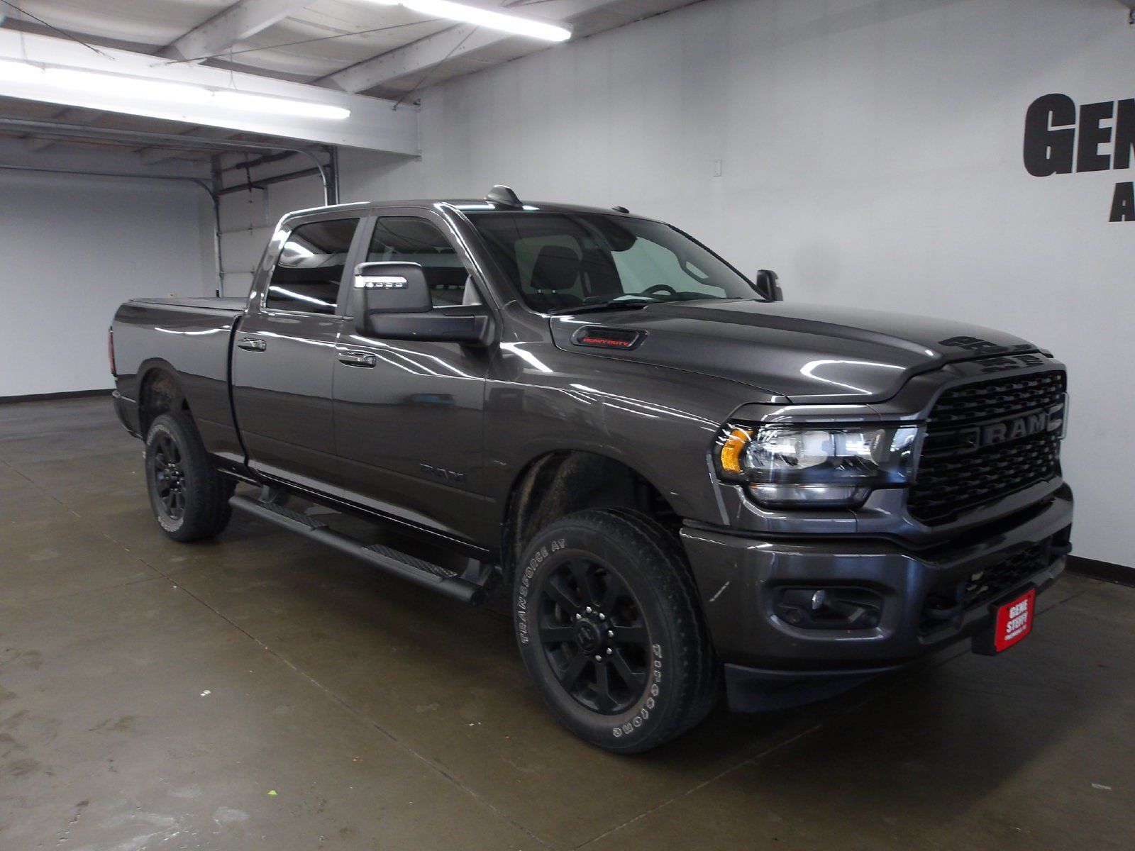 Used 2024 RAM 2500 Big Horn w/ Night Edition AWD/4WD image 4