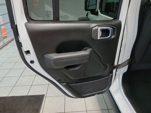 Used 2022 Jeep Wrangler Unlimited Sport image 34