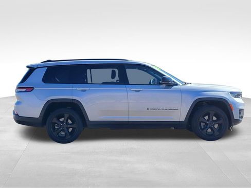 Used 2023 Jeep Grand Cherokee L Altitude image 4