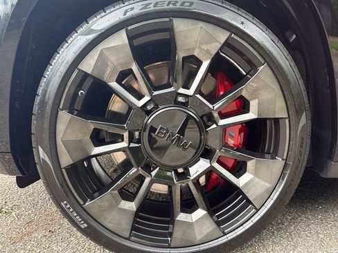 Used 2023 BMW XM AWD/4WD image 9