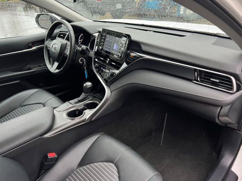 Used 2024 Toyota Camry SE image 17