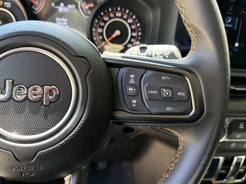 Used 2024 Jeep Wrangler Unlimited Sport AWD/4WD image 25