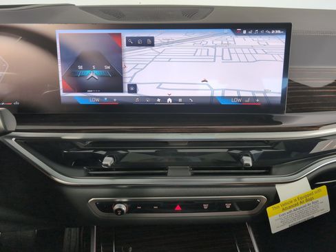 New 2026 BMW X7 M60i image 24