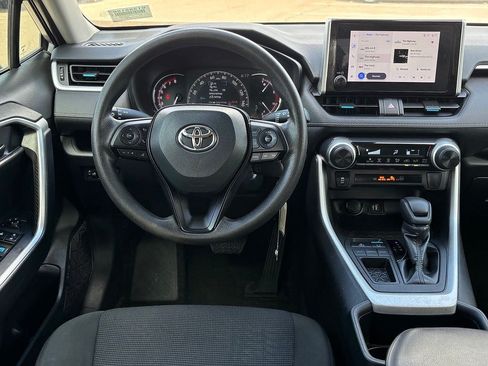 Used 2023 Toyota RAV4 LE FWD image 10