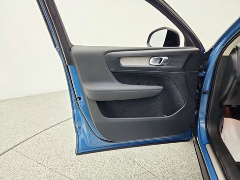 Used 2023 Volvo XC40 B5 Plus w/ Driver Assist Package image 25