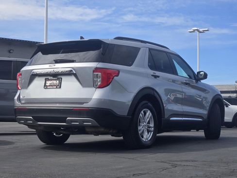 Used 2023 Ford Explorer XLT w/ Equipment Group 202A RWD image 4