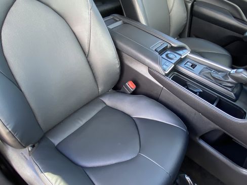 Certified 2025 Toyota Grand Highlander AWD image 11