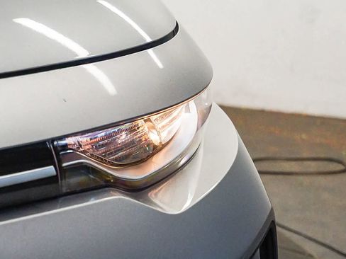 Used 2022 Kia Soul LX w/ Technology Package image 7