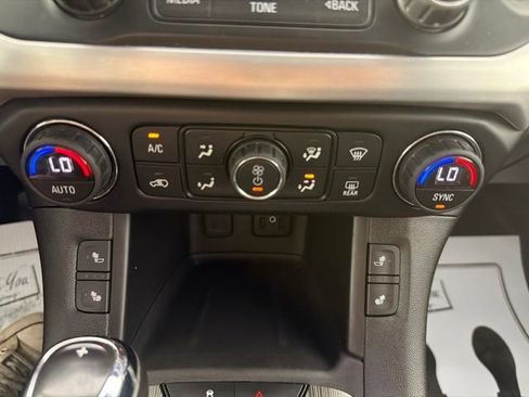Used 2019 GMC Acadia SLT AWD/4WD image 15