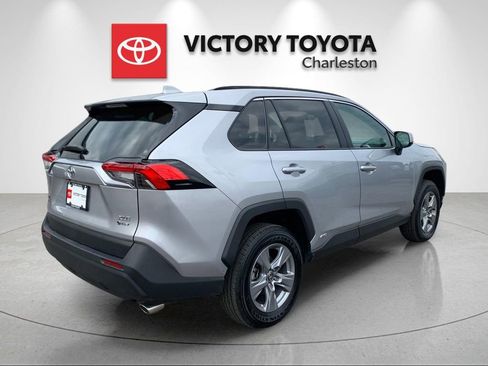 Used 2025 Toyota RAV4 XLE AWD/4WD image 7