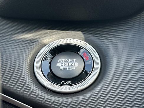 New 2025 Jeep Grand Cherokee Laredo X w/ Luxury Tech Group I image 31