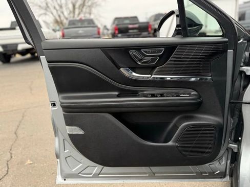 Used 2022 Lincoln Corsair AWD w/ Premium Package image 14