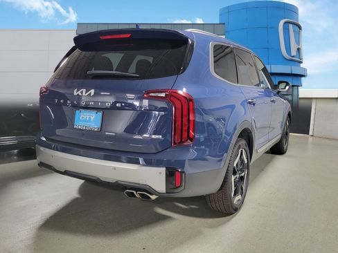 Used 2023 Kia Telluride S AWD/4WD image 5