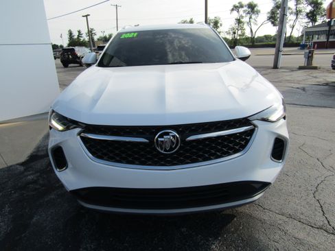 Used 2021 Buick Envision Avenir w/ Technology Package II image 2