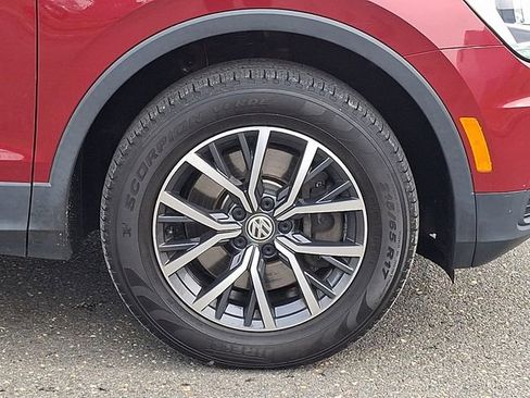 Used 2019 Volkswagen Tiguan SE w/ Panoramic Sunroof Package image 8