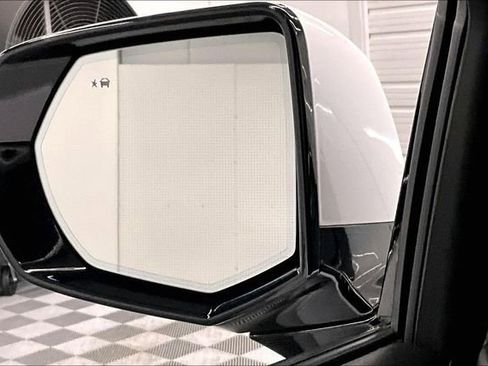 Used 2023 Chevrolet Suburban Z71 w/ Z71 Off-Road Package image 36