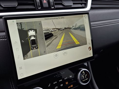 Used 2026 Jaguar F-PACE R-Dynamic S image 19