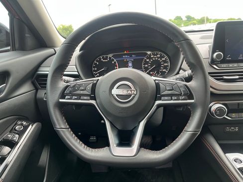 Used 2024 Nissan Altima 2.5 SR FWD image 24