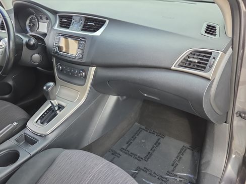 Used 2015 Nissan Sentra SV FWD image 16