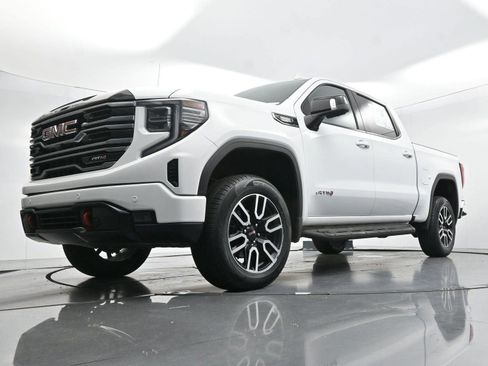 Used 2025 GMC Sierra 1500 AT4 w/ AT4 Premium Package AWD/4WD image 48