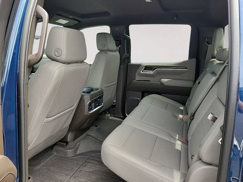 Used 2023 GMC Sierra 1500 SLT w/ SLT Premium Package AWD/4WD image 9