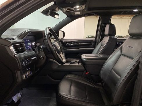 Used 2023 GMC Yukon XL Denali image 17