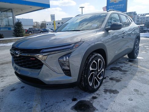 New 2026 Chevrolet Trax RS w/ Sunroof Package image 6