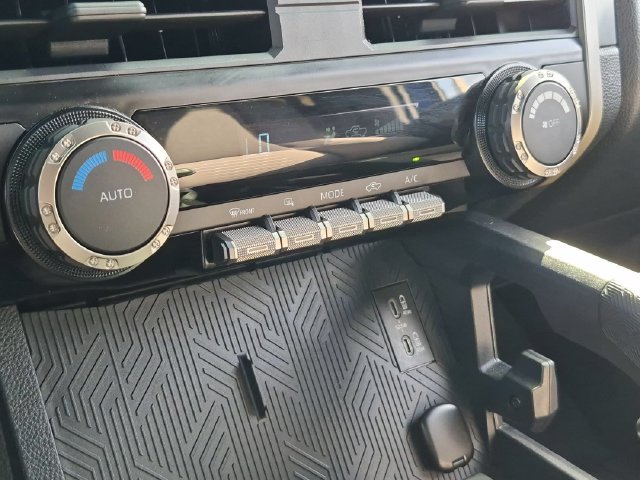 Used 2025 Toyota Tacoma TRD Off-Road AWD/4WD image 21
