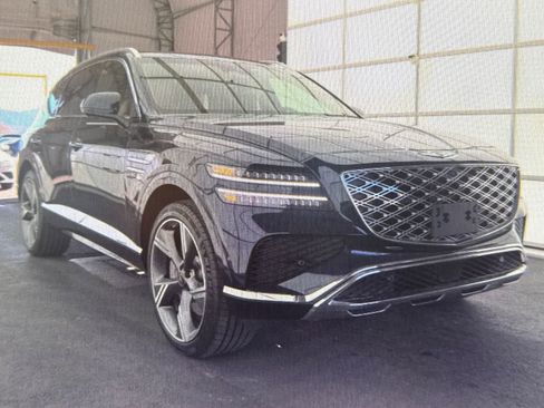 Used 2025 Genesis GV80 3.5T Prestige image 4