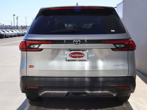Used 2024 Toyota Grand Highlander FWD image 5