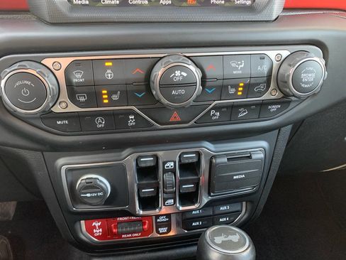 Used 2021 Jeep Wrangler Unlimited Rubicon w/ Uconnect 4C Nav & Sound Group image 22