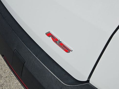 Used 2023 Chevrolet Traverse RS image 6