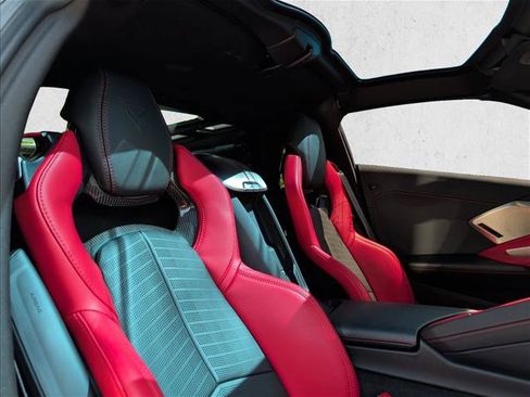 Used 2024 Chevrolet Corvette Z06 RWD image 18