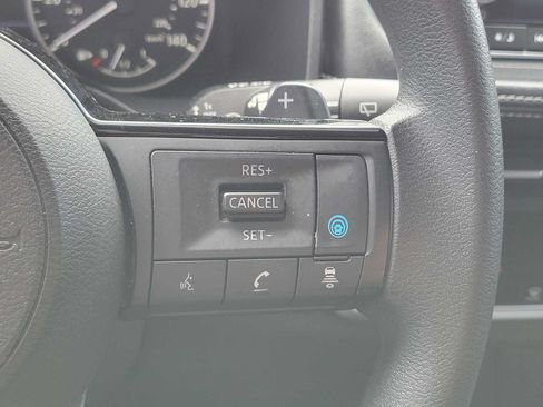 Used 2023 Nissan Rogue SV FWD image 29